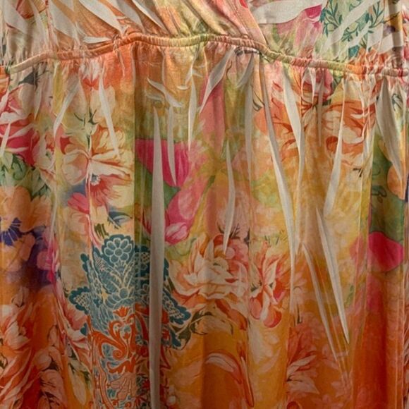 Kiara V Neck Dress - Picture 2 of 6